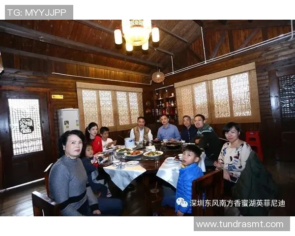 足球明星太太携家人回乡团圆过年温馨时刻感动全场